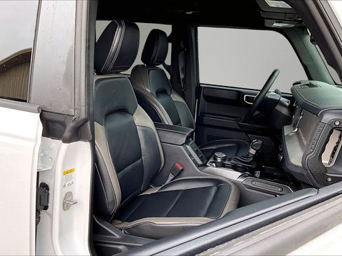 Used 2025 Ford Bronco Outer Banks image 7