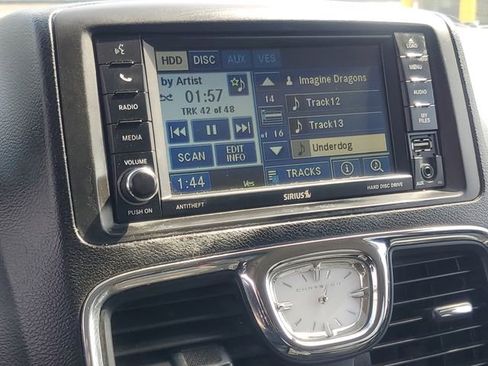 Used 2012 Chrysler Town & Country Touring w/ Entertainment Group #1 image 21