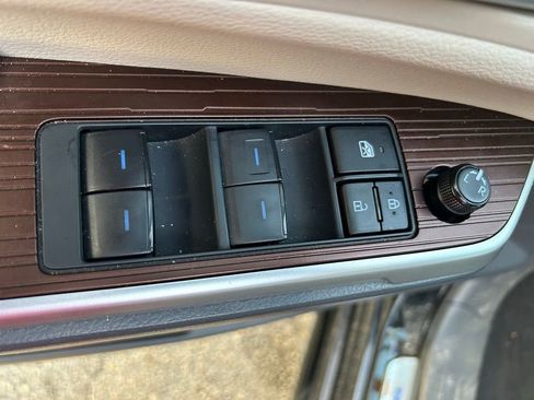 Used 2024 Toyota Sienna XLE image 17