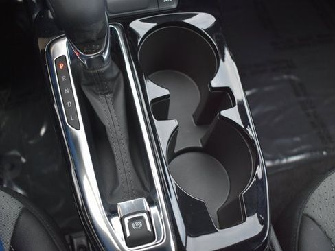 Used 2025 Chevrolet Trax LT w/ LT Convenience Package image 30