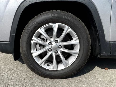 Used 2020 Jeep Cherokee Latitude image 9