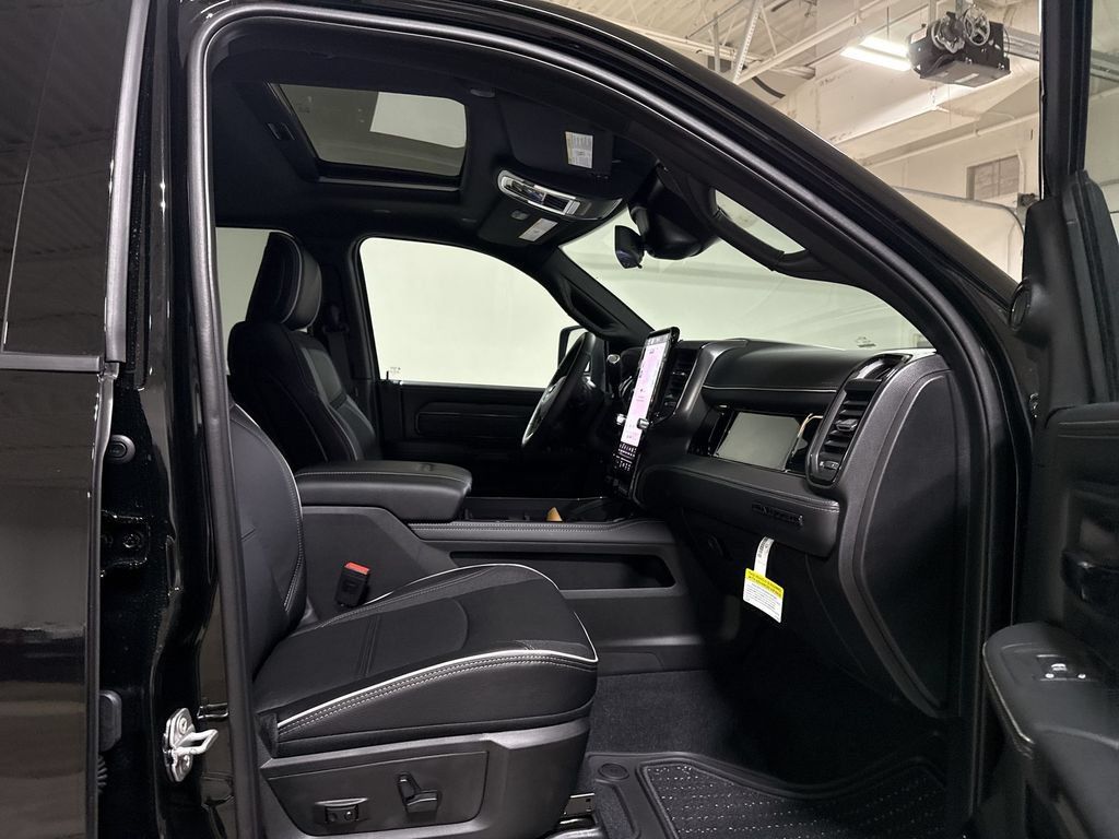 New 2026 RAM 2500 Limited AWD/4WD image 23