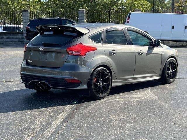 Used 2016 Ford Focus ST FWD image 5