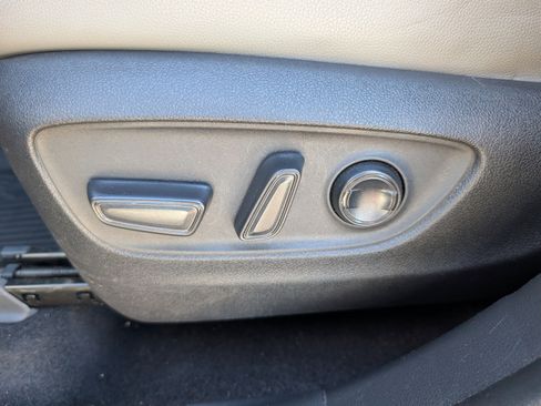 Used 2022 Toyota Highlander Bronze Edition image 16