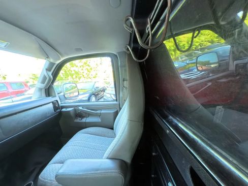 Used 2019 GMC Savana 2500 Extended w/ Driver Convenience Package RWD image 24