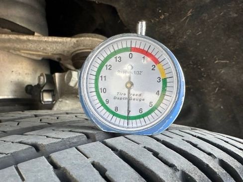 Used 2023 Jeep Grand Cherokee Overland w/ Advanced Protech Group III image 32