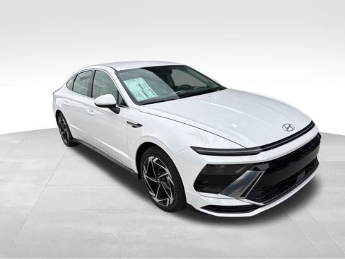 New 2026 Hyundai Sonata SEL FWD image 2
