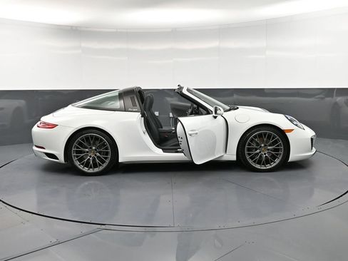 Certified 2019 Porsche 911 Targa 4 image 35