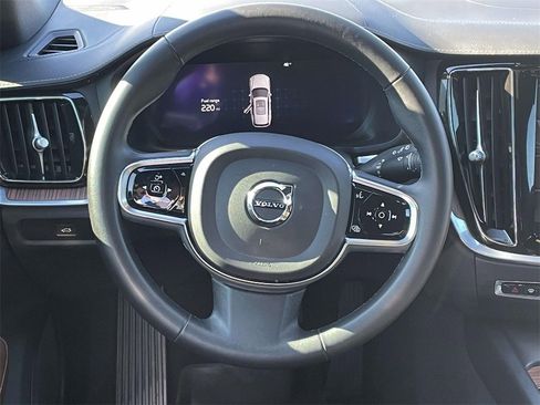 Used 2023 Volvo V60 B5 Cross Country Ultimate image 13