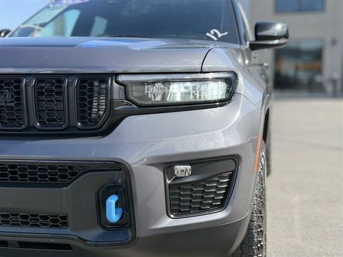 Used 2022 Jeep Grand Cherokee Trailhawk AWD/4WD image 13