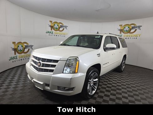 Used 2014 Cadillac Escalade ESV Premium image 4