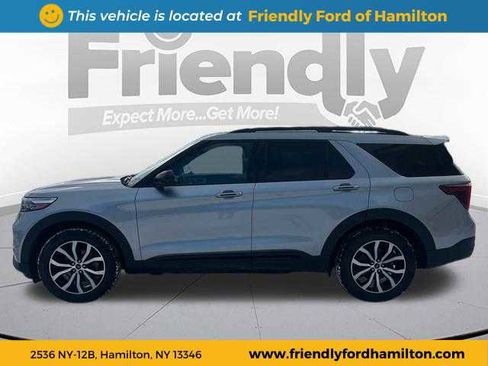 Used 2022 Ford Explorer ST image 3