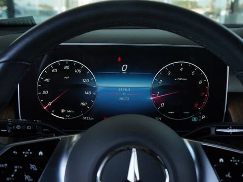 Used 2024 Mercedes-Benz GLC 300 4MATIC image 21