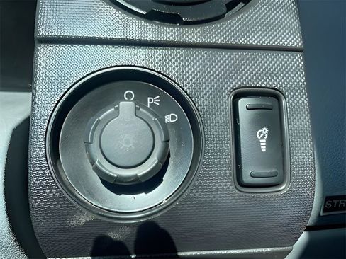 Used 2013 Ford F550 4x4 SuperCab Super Duty w/ Payload Upgrade Pkg image 31