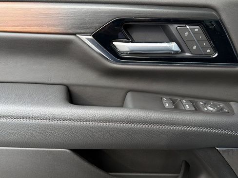 New 2026 GMC Yukon XL Denali w/ Denali Reserve Package image 10