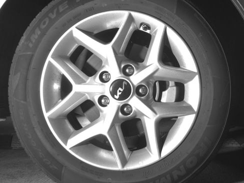 Used 2025 Kia Soul LX w/ LX Technology Package image 13