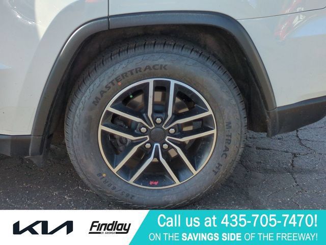 Used 2020 Jeep Grand Cherokee Trailhawk AWD/4WD image 12