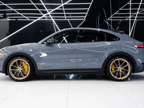 Used 2023 Porsche Cayenne Turbo GT AWD/4WD image 3