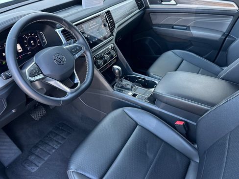 Used 2023 Volkswagen Atlas Cross Sport SE FWD image 10