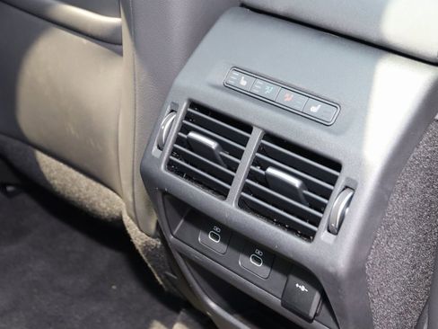 Used 2024 Land Rover Discovery Sport S image 17