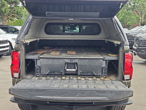 Used 2025 Chevrolet Colorado Trail Boss AWD/4WD image 10