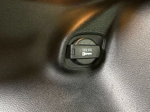 Used 2019 Jeep Cherokee Trailhawk AWD/4WD image 14