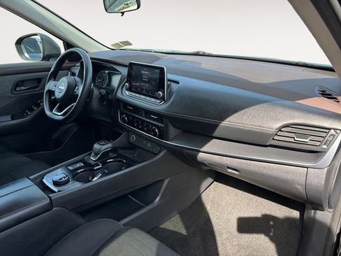 Used 2023 Nissan Rogue S image 10