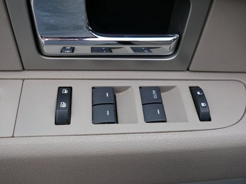 Used 2010 Ford F150 XLT AWD/4WD image 16