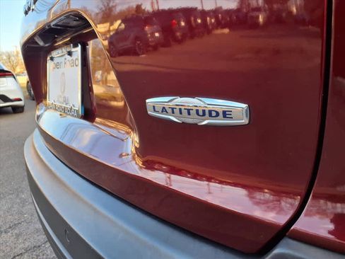 Used 2019 Jeep Cherokee Latitude Plus w/ Cold Weather Group image 24