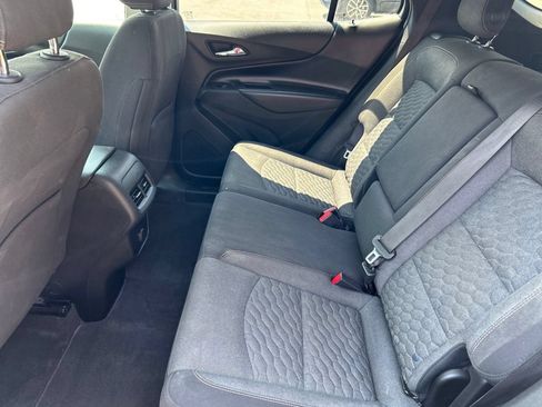 Used 2018 Chevrolet Equinox LT FWD image 12