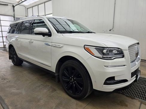 Used 2023 Lincoln Navigator L Reserve image 7