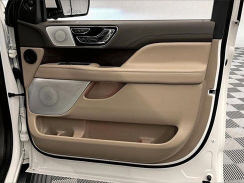 Used 2024 Lincoln Navigator Reserve image 20