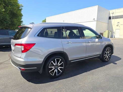Used 2019 Honda Pilot Touring image 3