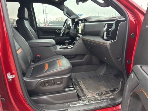 Used 2024 GMC Sierra 1500 AT4 w/ AT4 Premium Package image 12