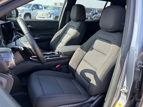 Used 2026 Chevrolet Equinox LT FWD image 12