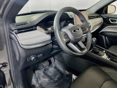 Used 2023 Jeep Compass Limited AWD/4WD image 9