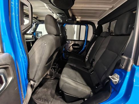 Used 2021 Jeep Gladiator Sport image 28