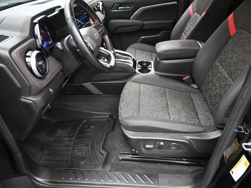 Used 2023 Chevrolet Colorado Z71 w/ Z71 Convenience Package 2 AWD/4WD image 16
