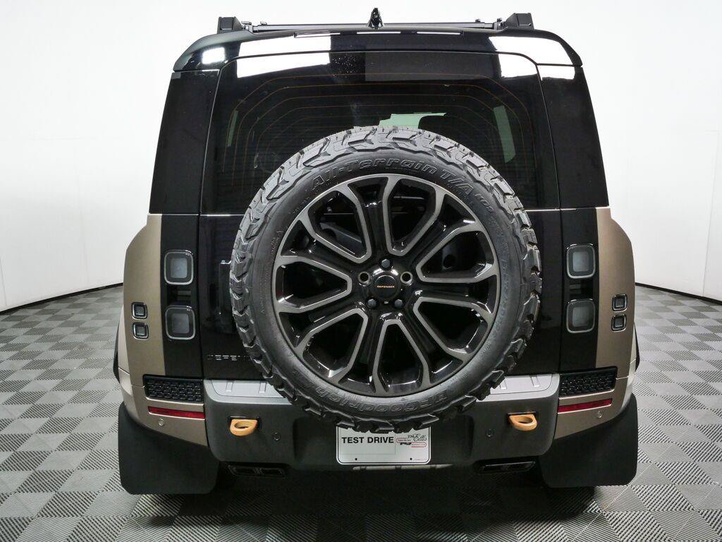 Used 2026 Land Rover Defender 110 OCTA AWD/4WD image 31