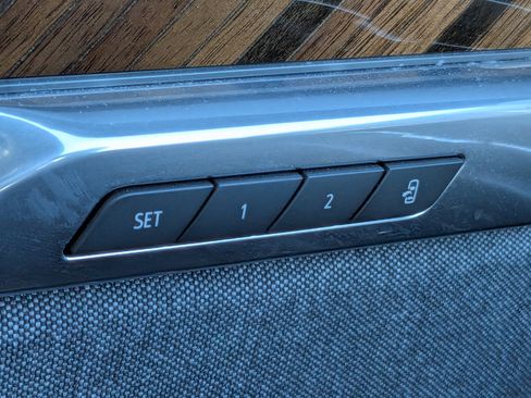 Certified 2025 Cadillac Escalade ESV Sport Platinum AWD/4WD image 25