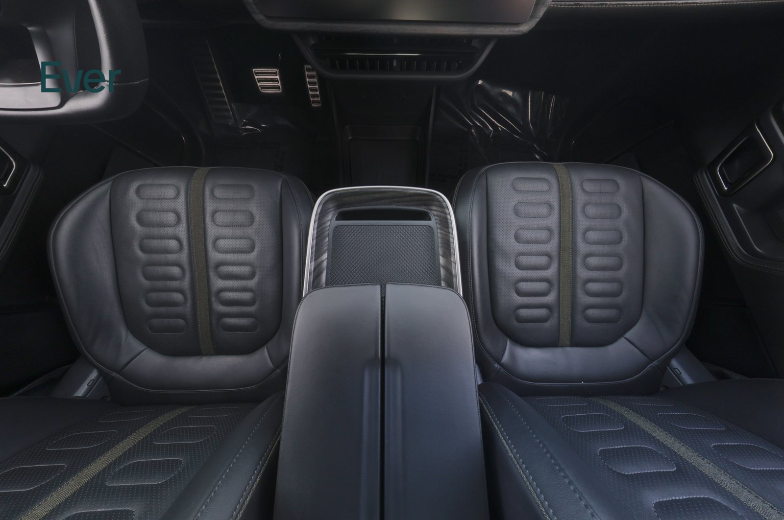 Used 2022 Rivian R1T Adventure AWD/4WD image 27