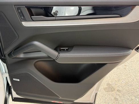 New 2026 Porsche Cayenne E-Hybrid Coupe AWD/4WD image 25