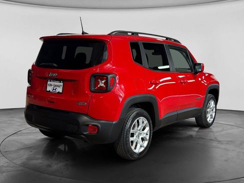 Used 2018 Jeep Renegade Latitude w/ Cold Weather Group AWD/4WD image 5