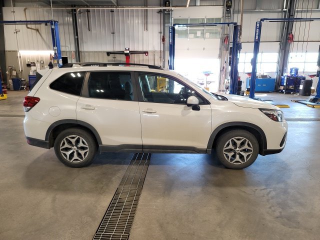 Used 2021 Subaru Forester Premium AWD/4WD image 8