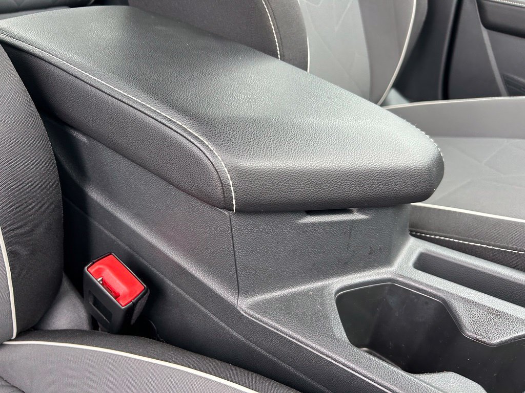 Used 2026 Volkswagen Jetta SE FWD image 38