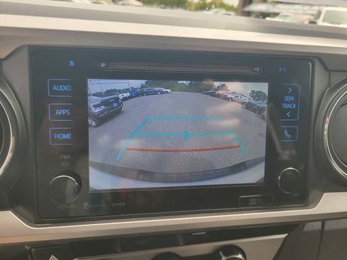Used 2017 Toyota Tacoma SR5 w/ Tow Package AWD/4WD image 18