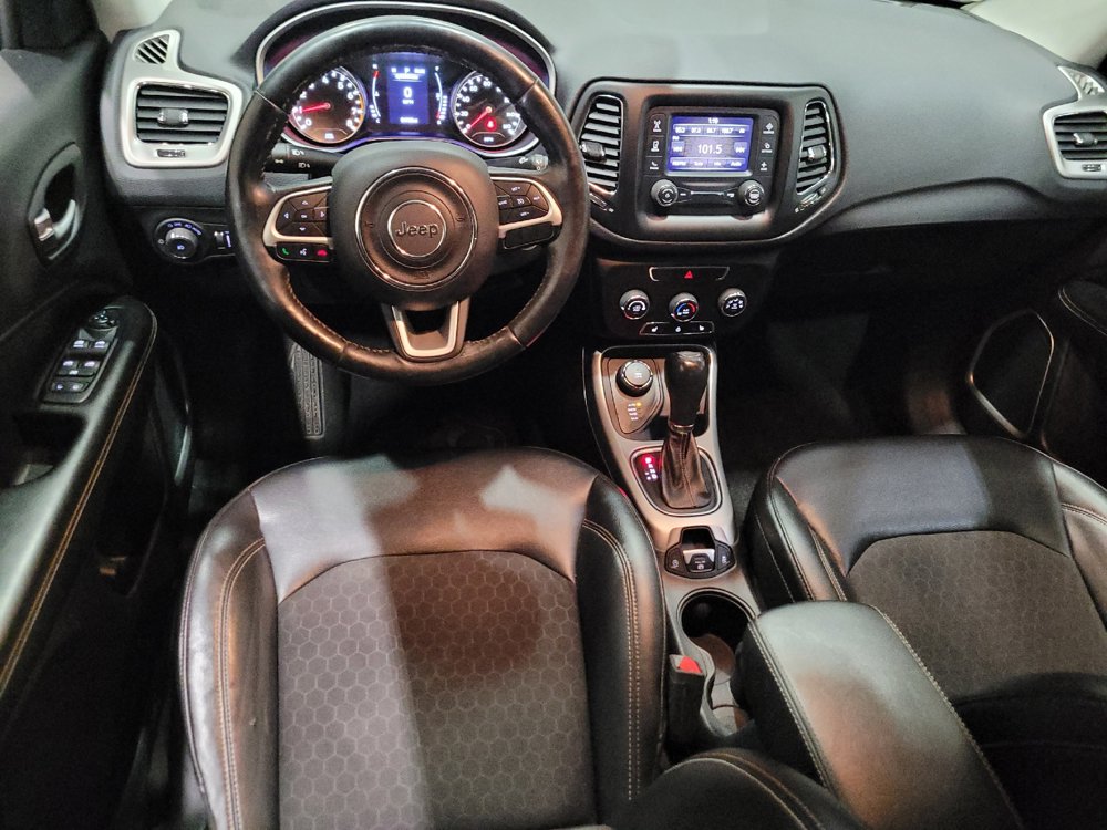 Used 2018 Jeep Compass Latitude w/ Cold Weather Group AWD/4WD image 22