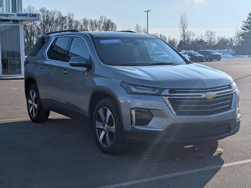 Certified 2023 Chevrolet Traverse LT w/ LT Premium Package image 3