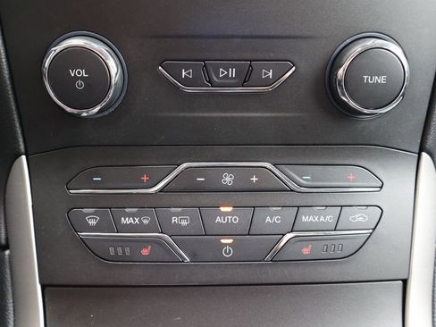 Used 2019 Ford Edge SEL w/ Equipment Group 201A image 10