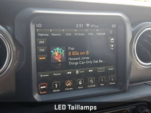 Used 2018 Jeep Wrangler Unlimited Sahara AWD/4WD image 21